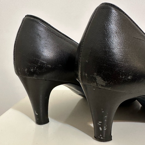 *PRE-LOVED* ELCANTO Black Leather Kitten Heel High Heel Pumps (Korean Brand) - Picture 4 of 7